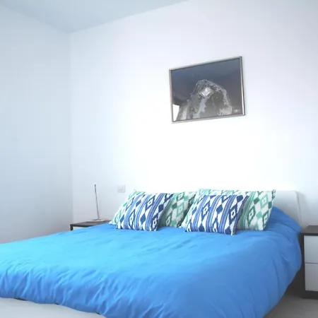 Apartment Harmony & Ocean Waves *