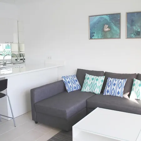Apartment Harmony & Ocean Waves