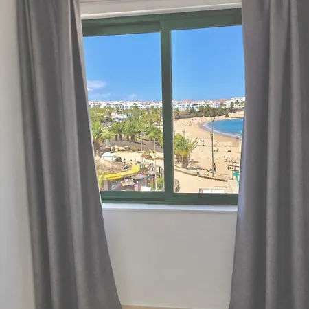 Central Apartment Ocean Breeze *